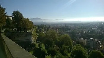 Uptown B'n'b Πανσιόν 2*